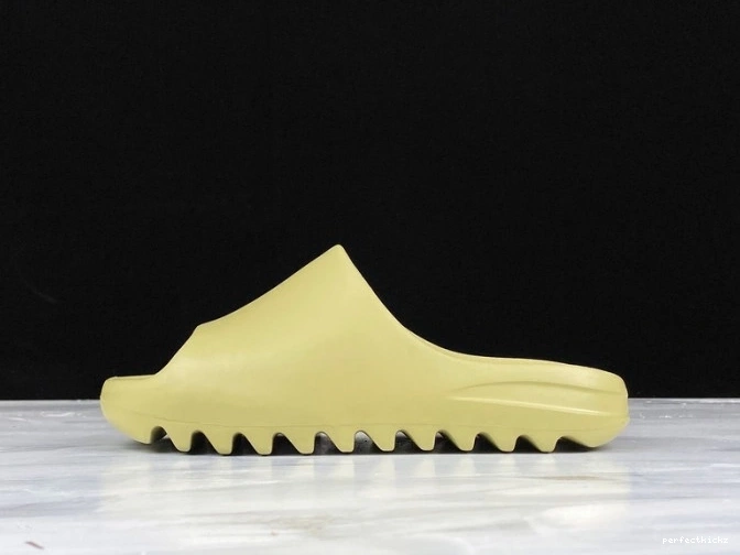'Resin' Yeezy Adidas Slides FX0494 0806